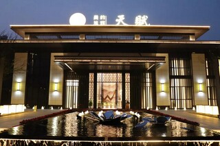 《山茶开，细雨故人来》—美的·常州环华物流展示区景观软装设计